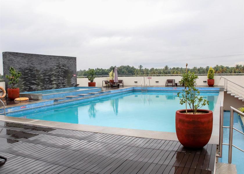 Kerala Kochi Pool