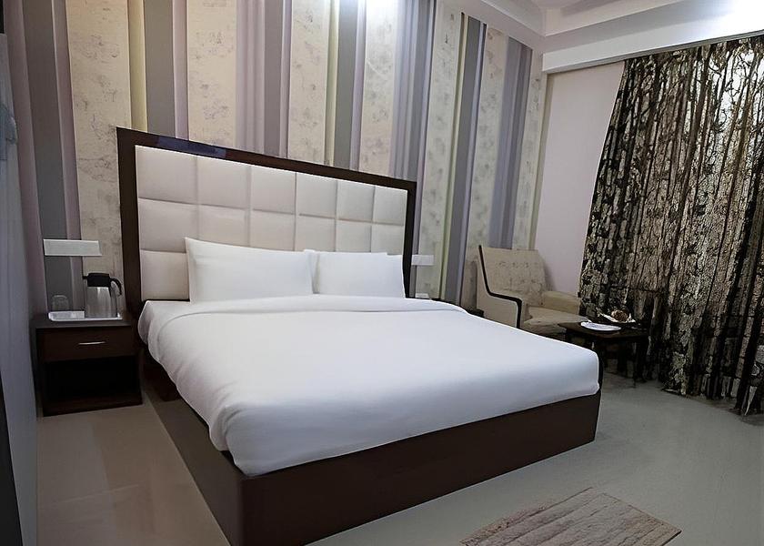 Haryana Chandigarh Deluxe Double Room with Work Desk