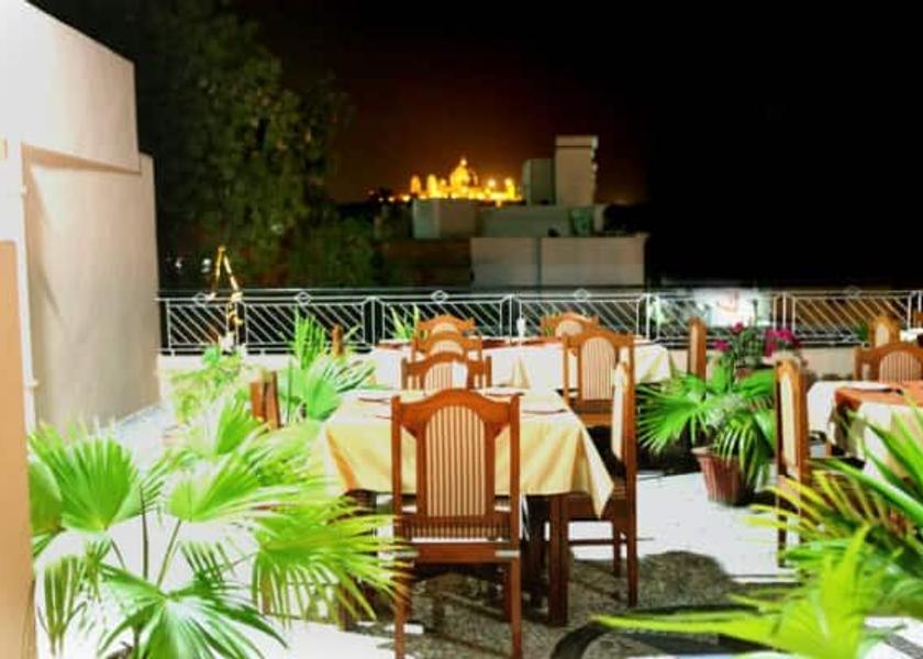 Rajasthan Jodhpur dinning area with umaid palace view
