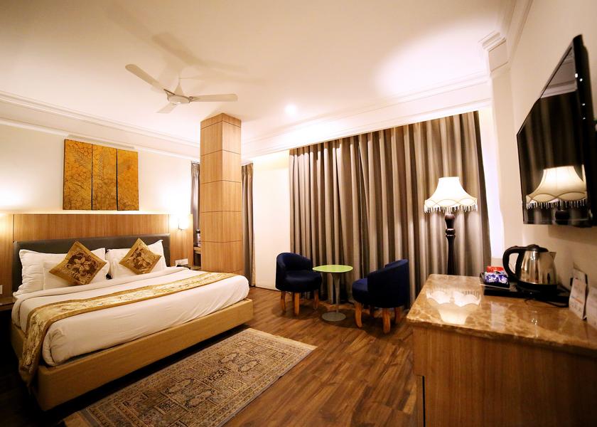 Uttar Pradesh Varanasi CLUB ROYAL
