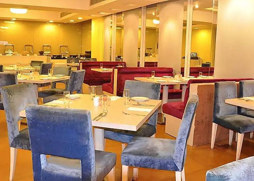 Delhi Delhi Food & Dining