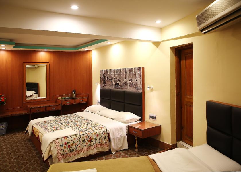 Jammu and Kashmir Srinagar Deluxe Double Room