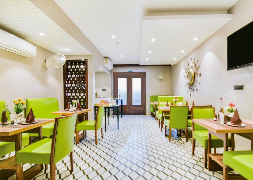 Delhi Delhi Food & Dining