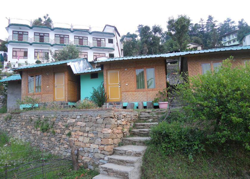 Uttarakhand Kausani Hotel Exterior