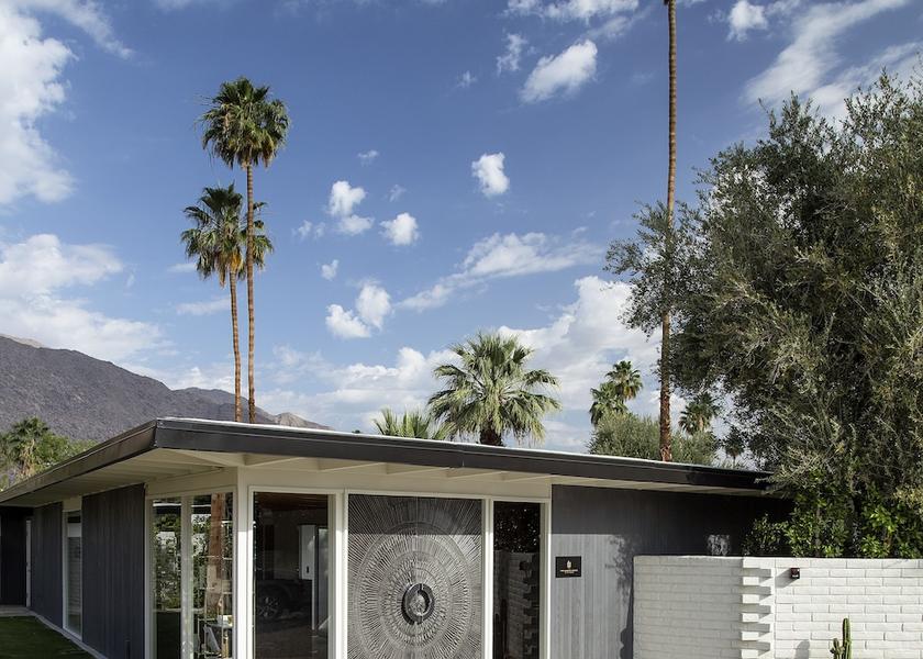 California Palm Springs Entrance