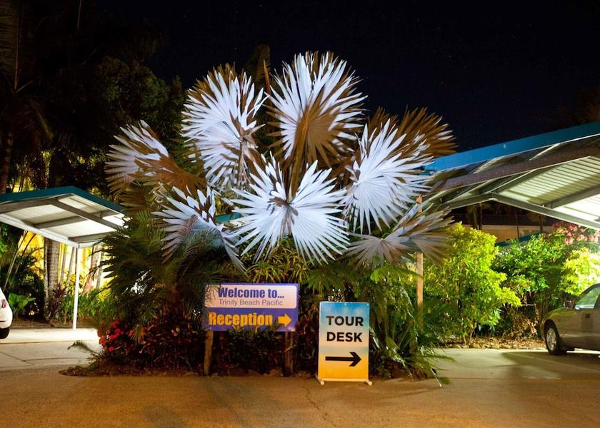 Queensland Trinity Beach Entrance