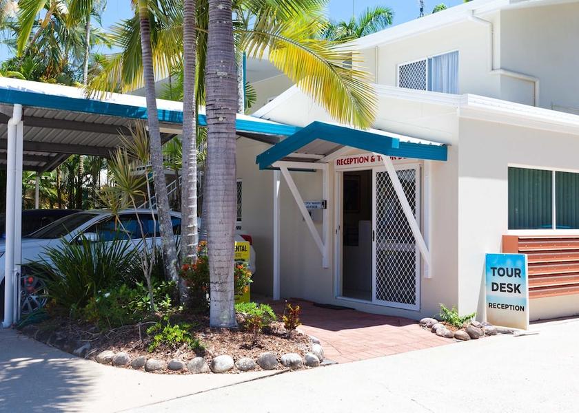 Queensland Trinity Beach Entrance