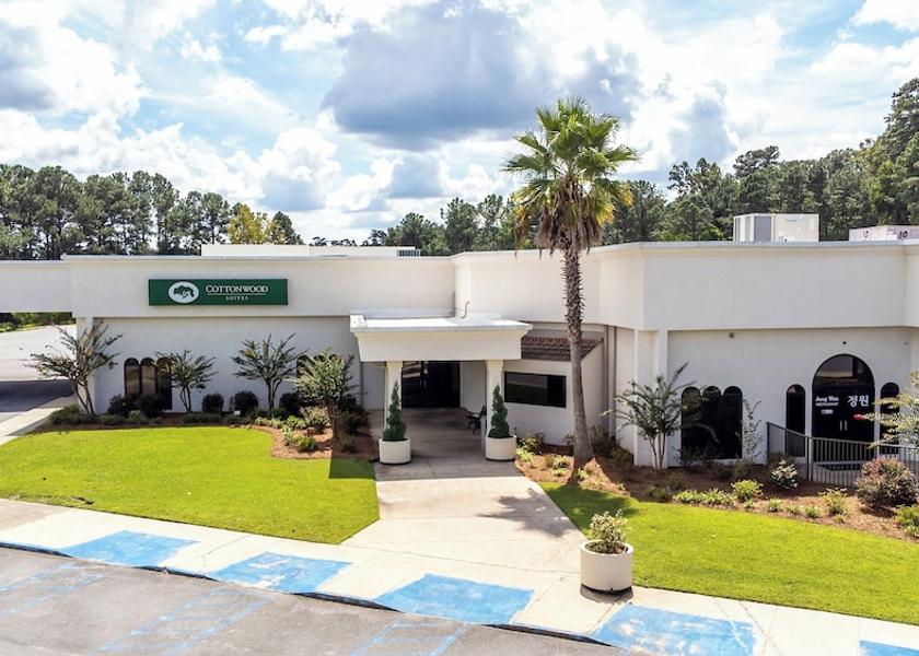Georgia Pooler Facade