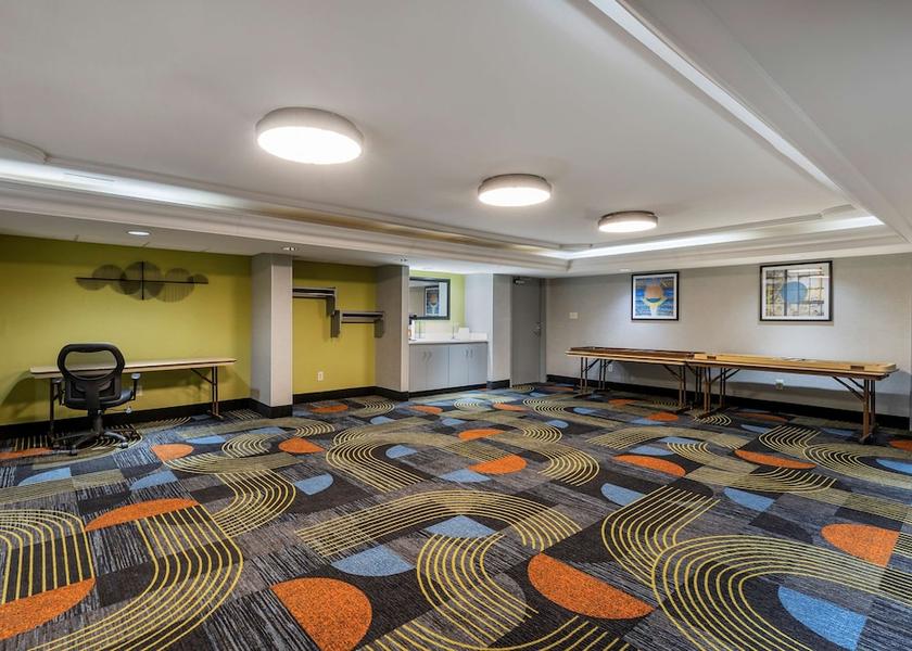 Missouri Maryland Heights Meeting Room
