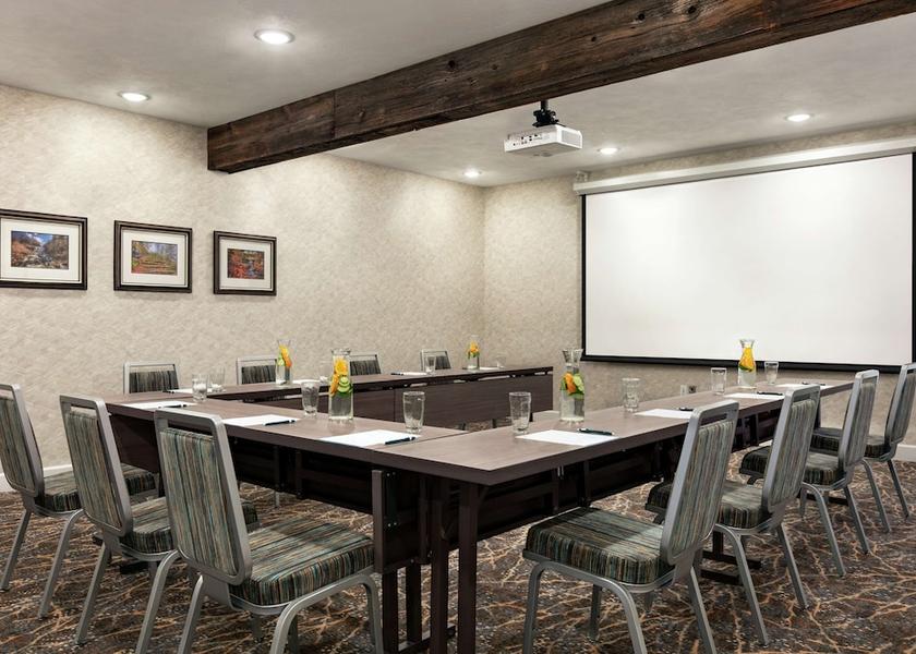 New York Liverpool Meeting Room