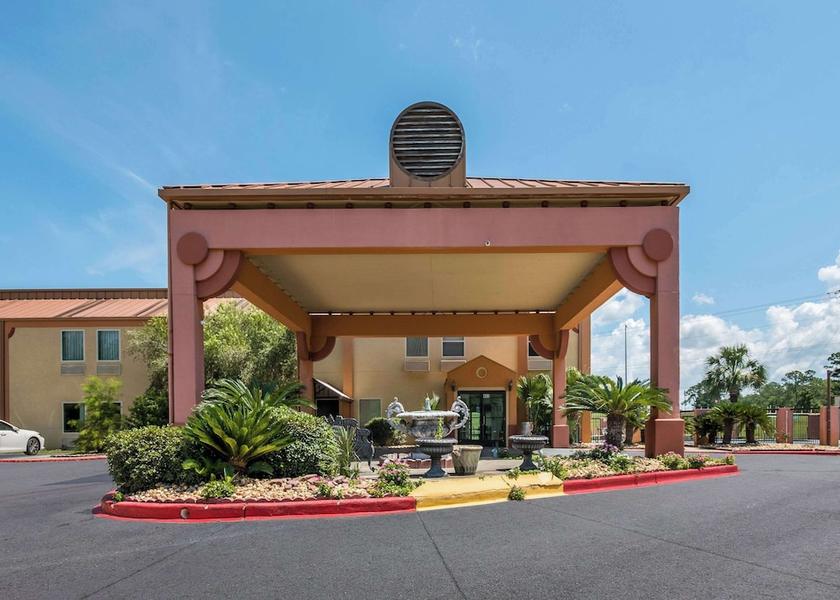 Mississippi Diamondhead Exterior Detail