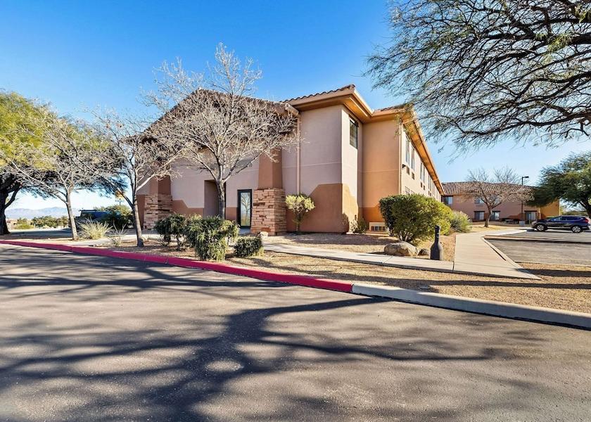 Arizona Benson Exterior Detail