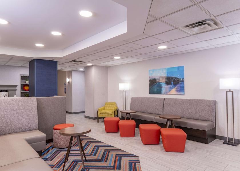 Missouri Chesterfield Lobby