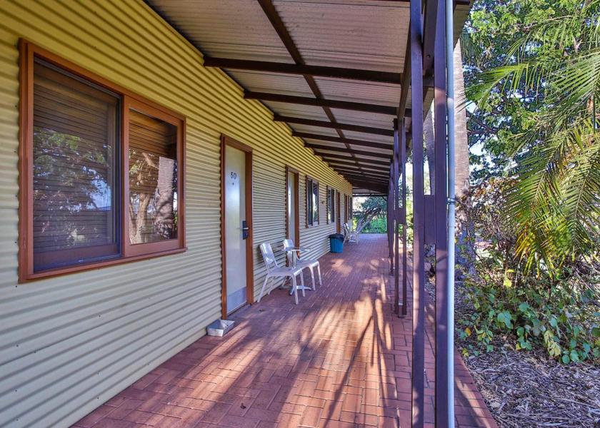 Western Australia Halls Creek Hotel Exterior