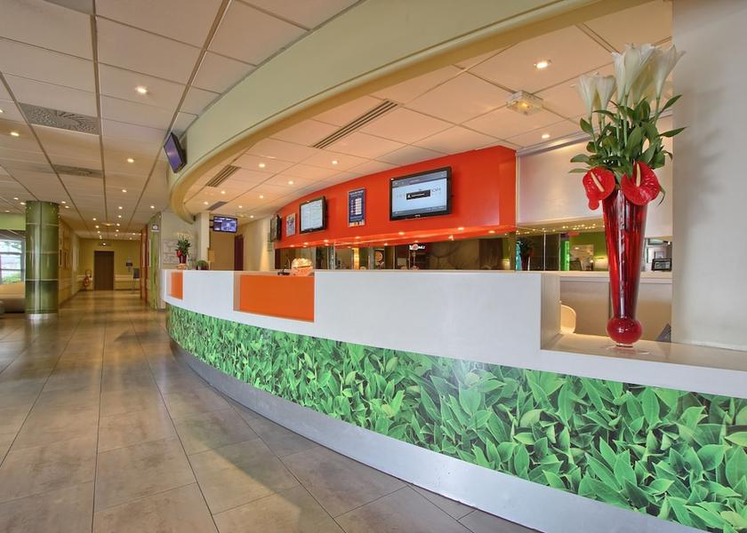 Ile-de-France Roissy-en-France Reception