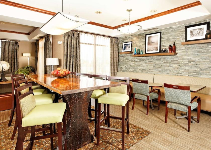 Colorado Montrose Lobby