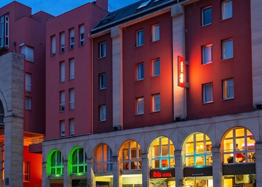 Grand Est Epernay Facade