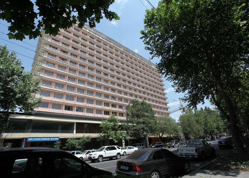  Yerevan Front of property