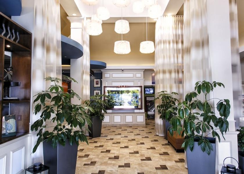 New York Staten Island Lobby