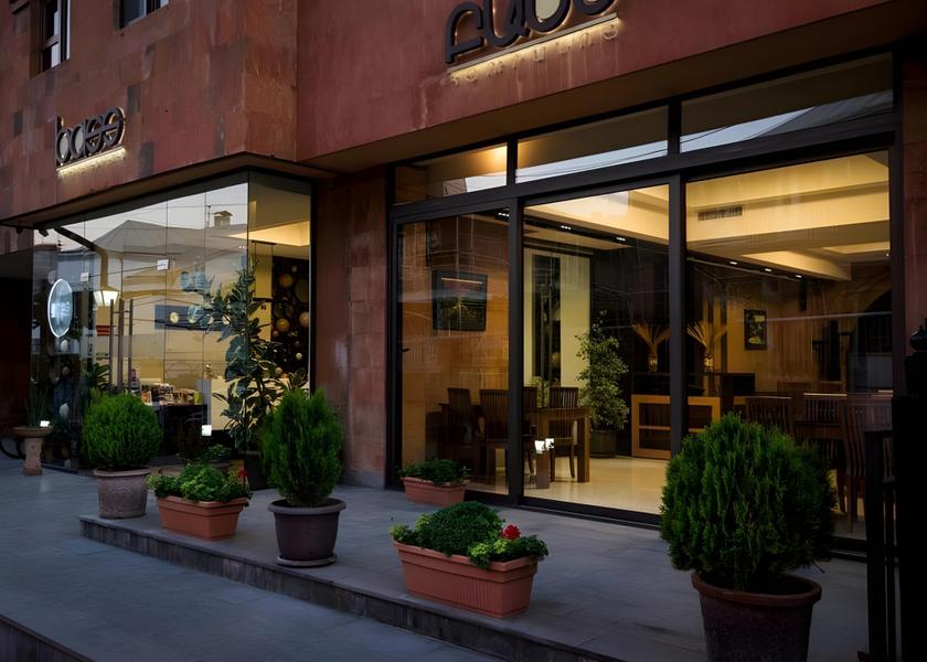  Yerevan Hotel Exterior