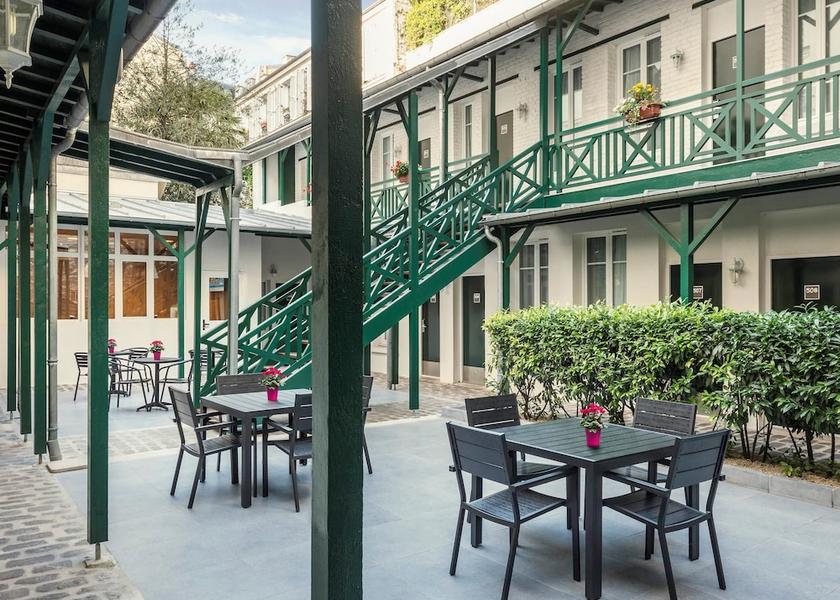 Ile-de-France Levallois-Perret Courtyard