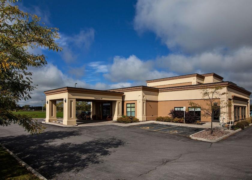 Ontario Napanee Exterior Detail