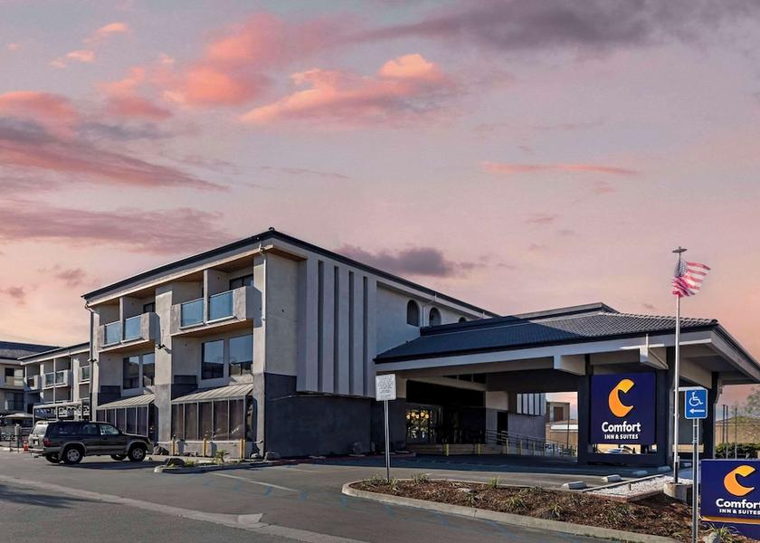 California Lake Forest Exterior Detail