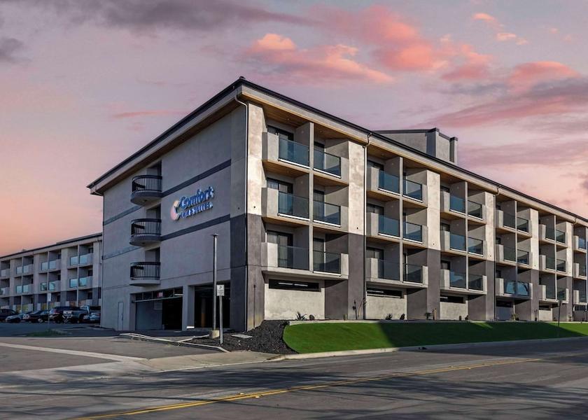 California Lake Forest Exterior Detail