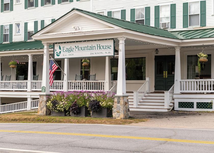 New Hampshire Jackson Entrance