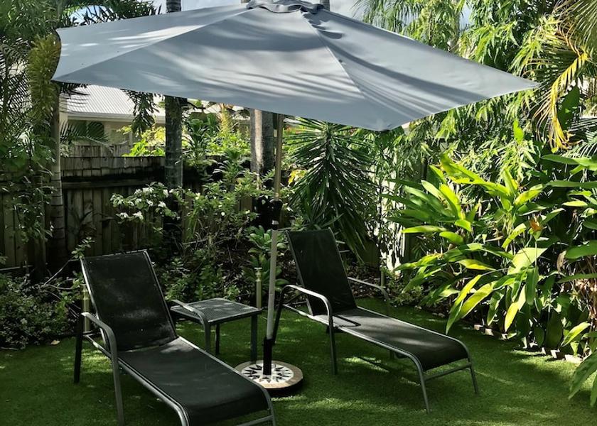 Queensland Palm Cove Garden