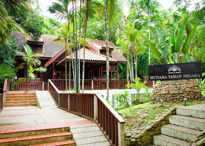 Pahang Kuala Tahan Exterior Detail