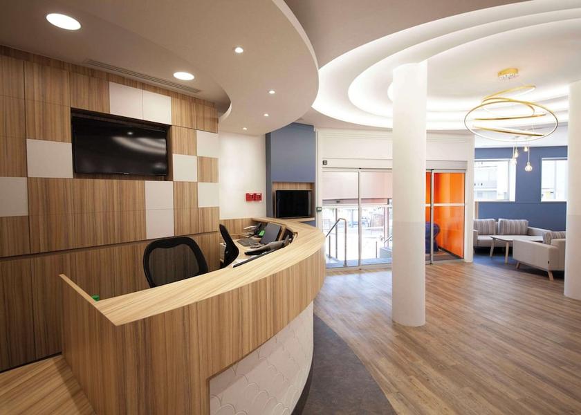 Auvergne-Rhone-Alpes Clermont-Ferrand Lobby