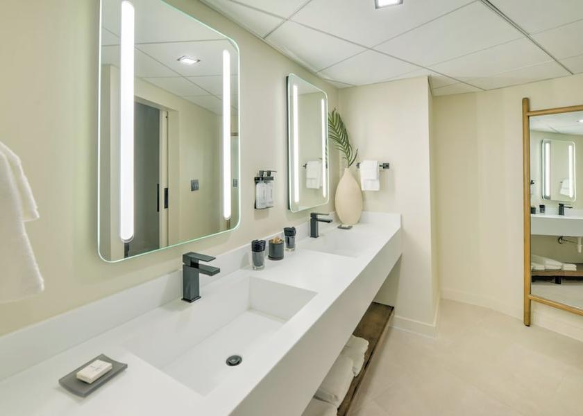 Florida Daytona Beach Shores Bathroom