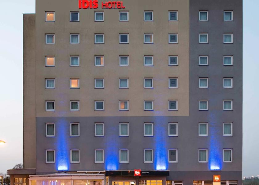  Roeser Facade