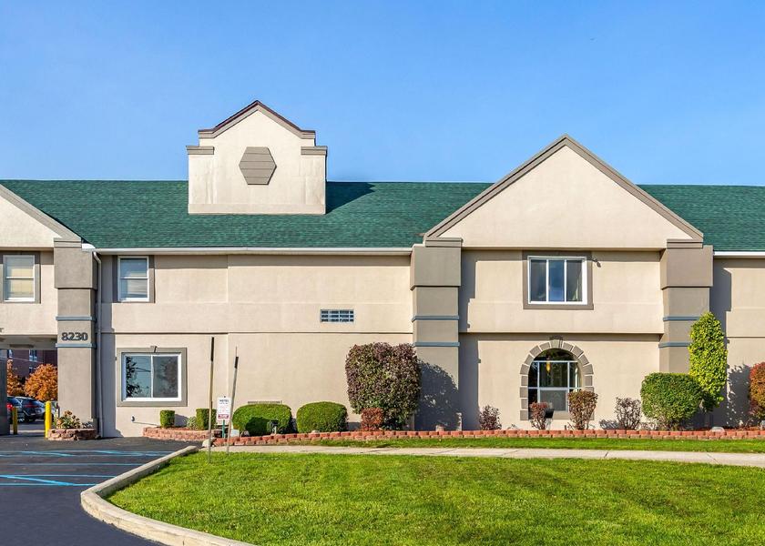 Michigan Romulus exterior view