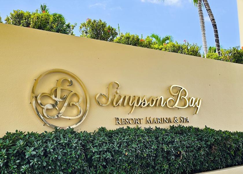  Simpson Bay Front of property
