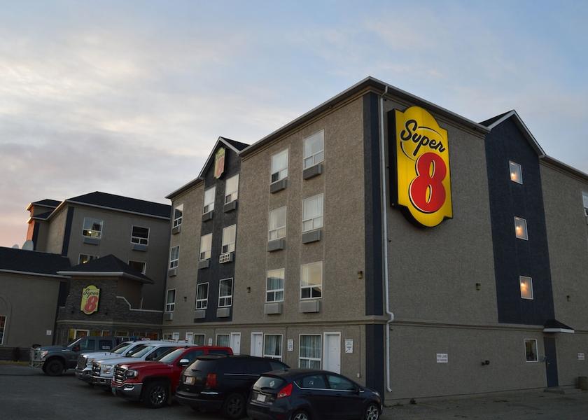 Alberta Grande Prairie Facade