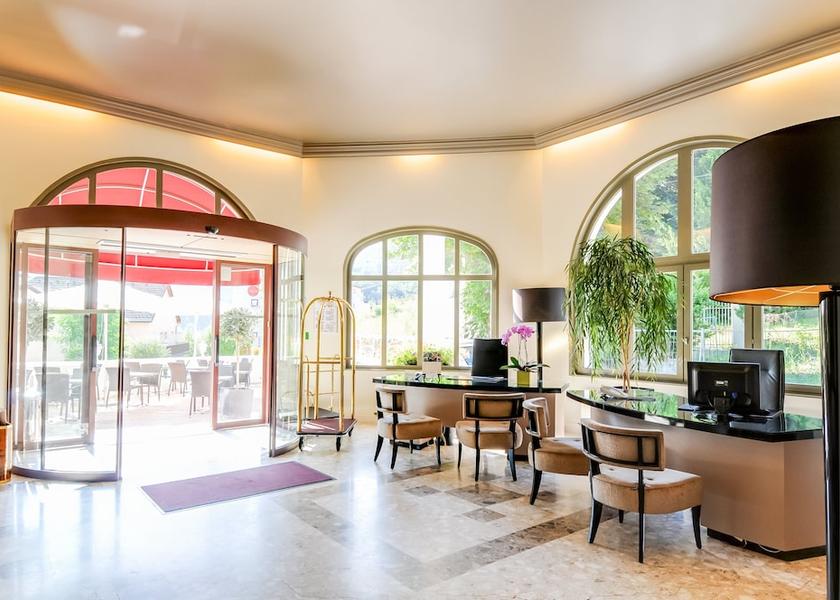 Auvergne-Rhone-Alpes Brides-les-Bains Interior Entrance