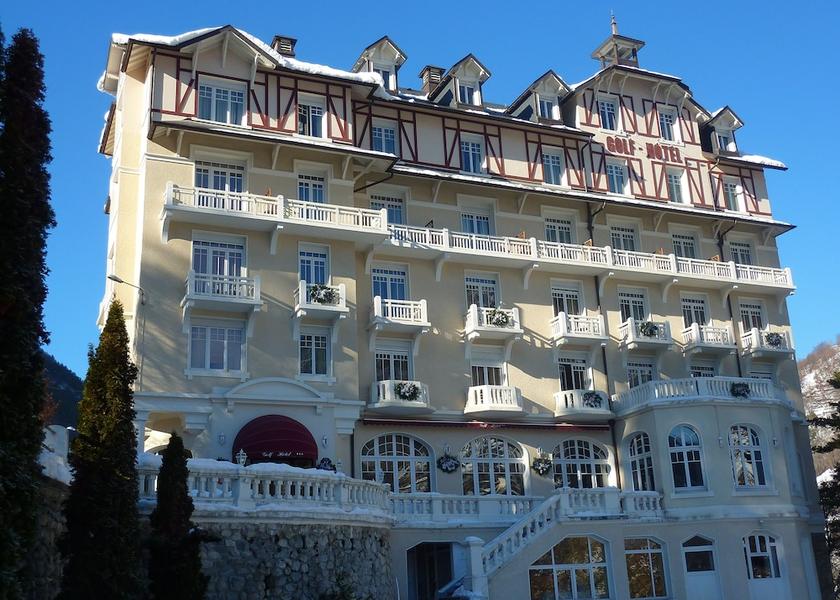 Auvergne-Rhône-Alpes Brides-les-Bains Front of property