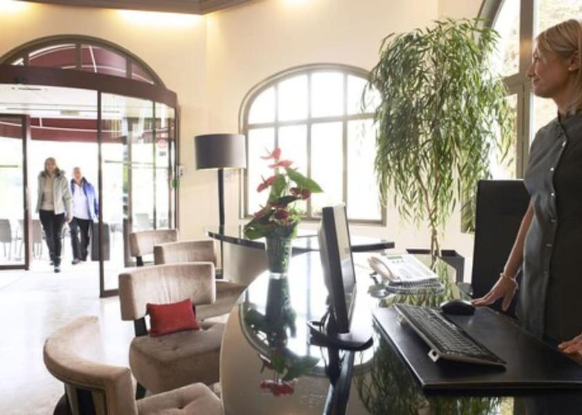 Auvergne-Rhone-Alpes Brides-les-Bains Interior Entrance