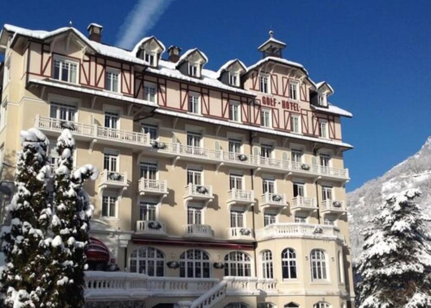 Auvergne-Rhône-Alpes Brides-les-Bains Front of property