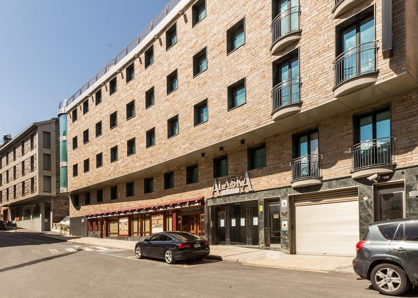 Encamp Pas de la Casa Front of property