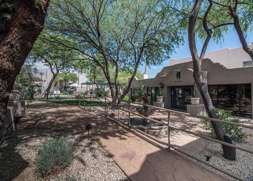 Arizona Cave Creek Property Grounds