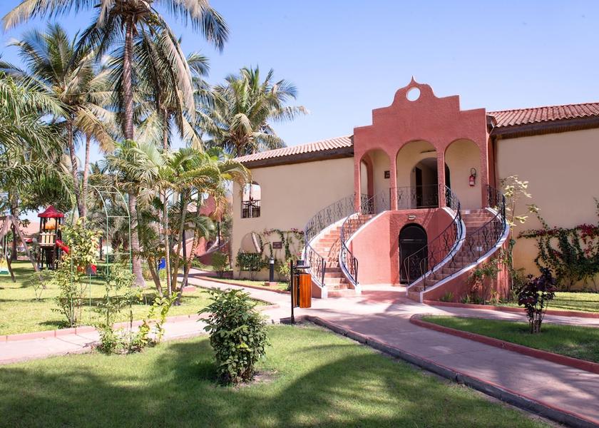  Bakau Interior Entrance