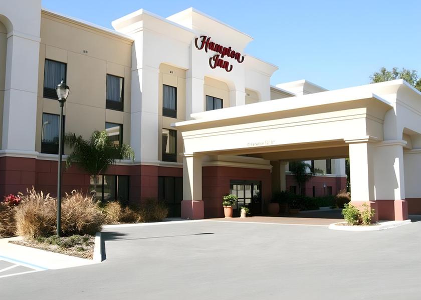 Florida Dade City Hotel Exterior