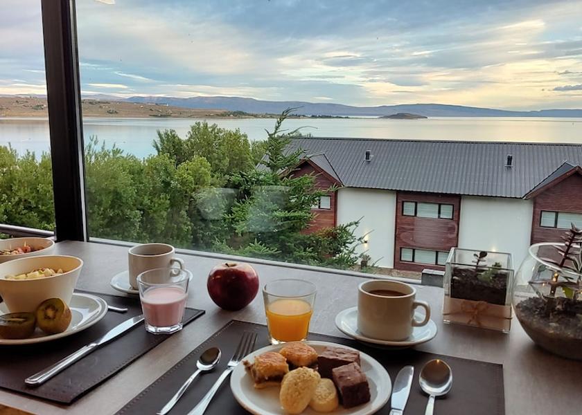 Santa Cruz El Calafate Breakfast buffet