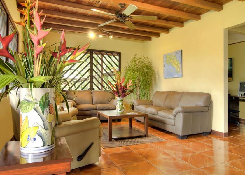 Limón Province Colorado Lobby sitting area