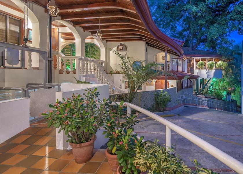 Puntarenas Manuel Antonio Entrance