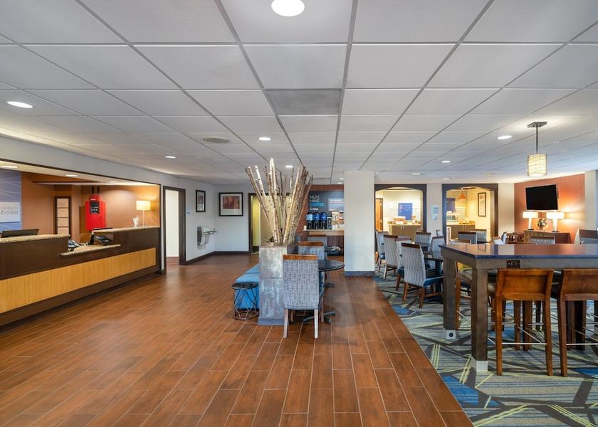 Georgia Forsyth Exterior Detail