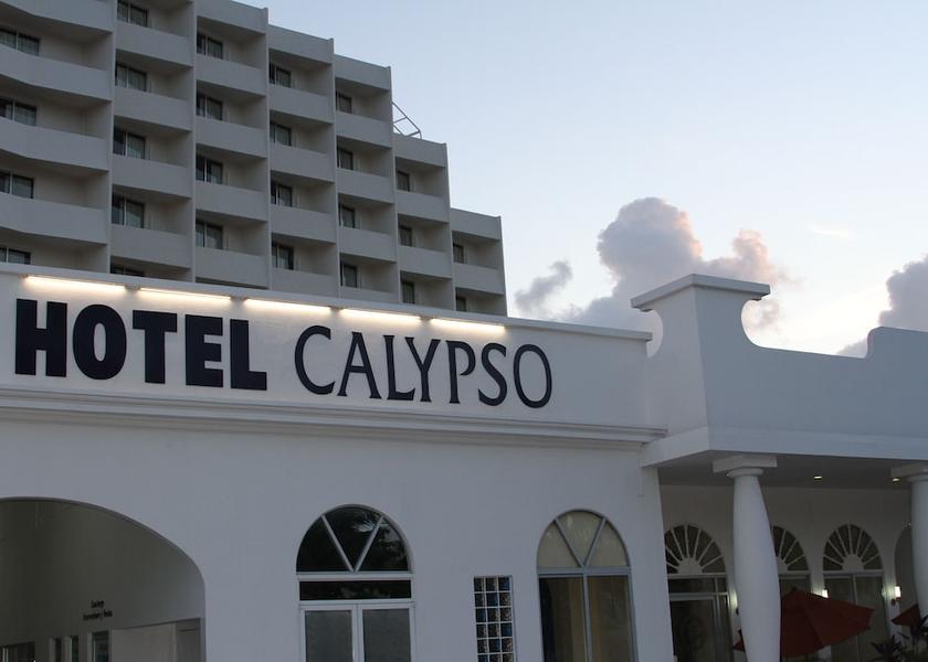 Quintana Roo Cancun Front of property